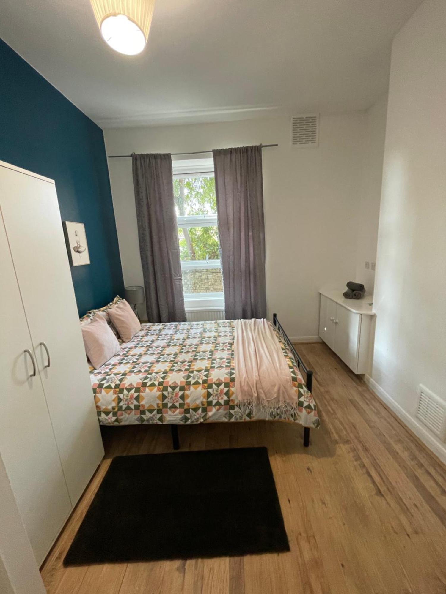 Contemporary Private Rooms Near Central London Exterior photo